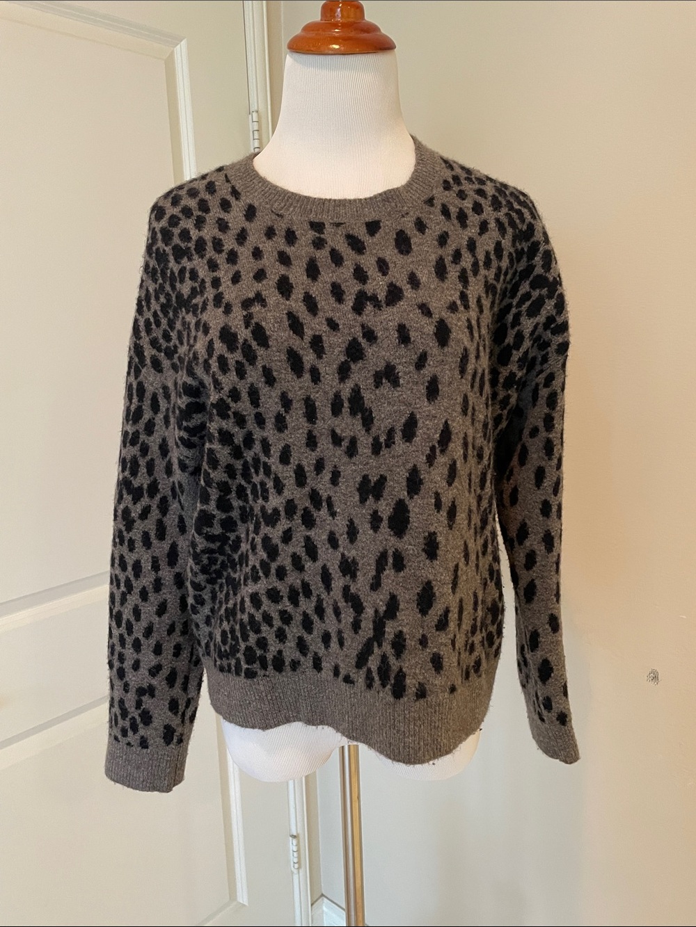 Rails Chance Dalmatian Grey and Black Leopard Crewneck Sweater Medium M